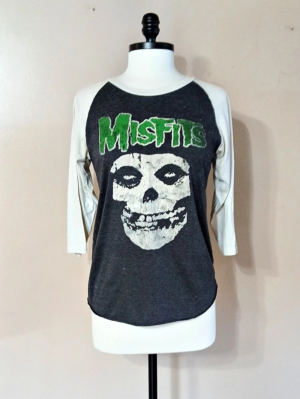 Misfits Graphic Baseball Sleeve Top in Black & Cream